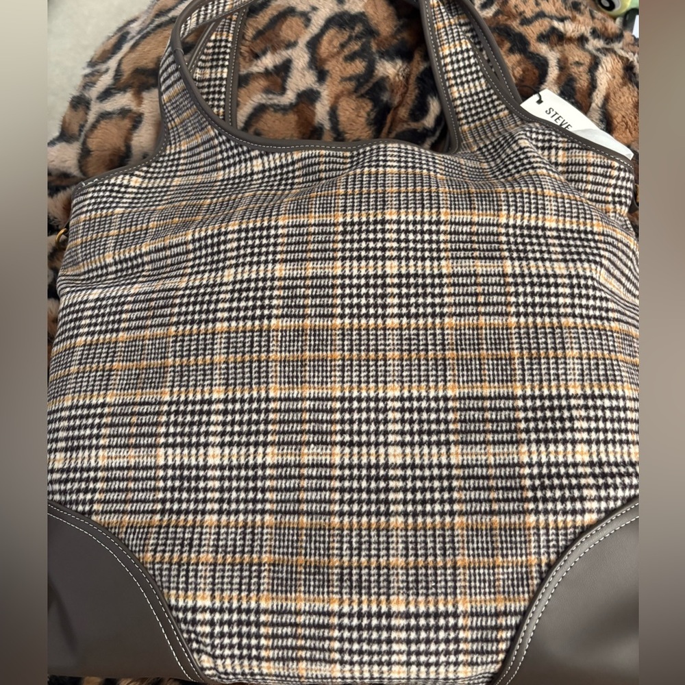 Steve Madden Plaid Grungy Tote🤎 Free Wallet. - Picture 6 of 10